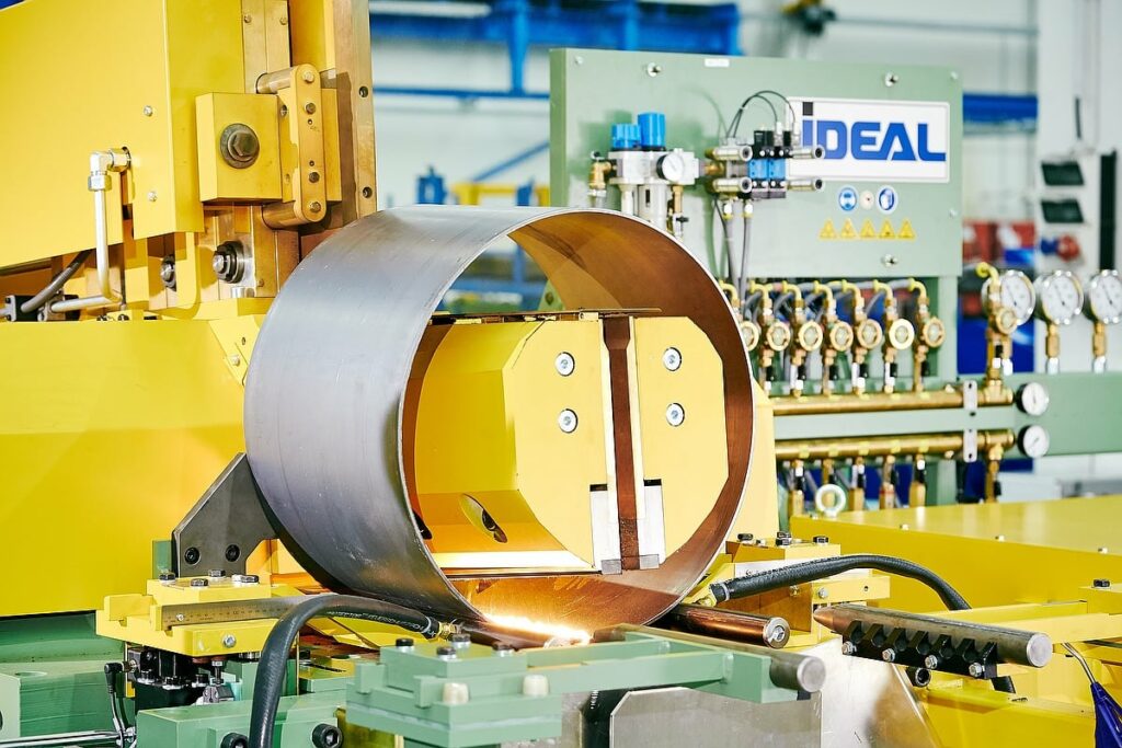 otomotiv kaynak makinaları.jpg